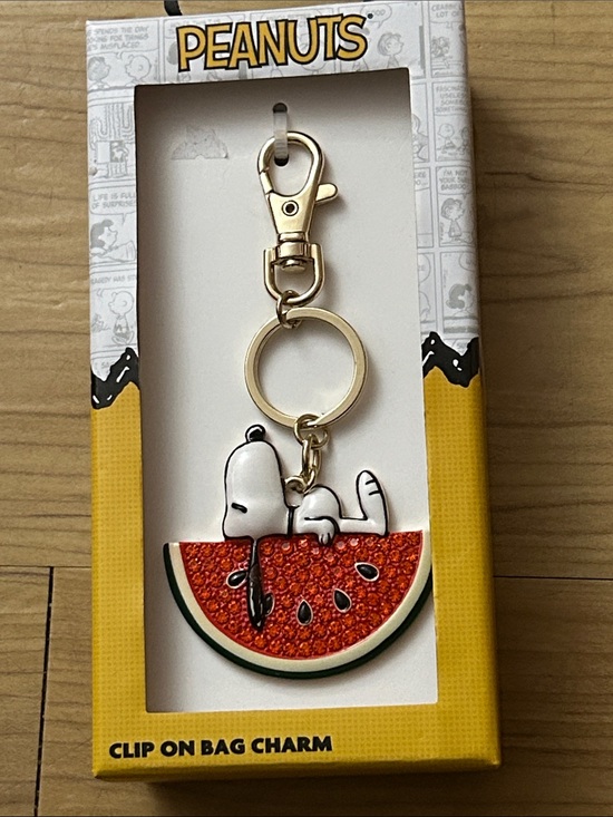Peanuts Accessories - Peanuts Snoopy with  rhinestone Watermelon Bag/purse clip on Charm